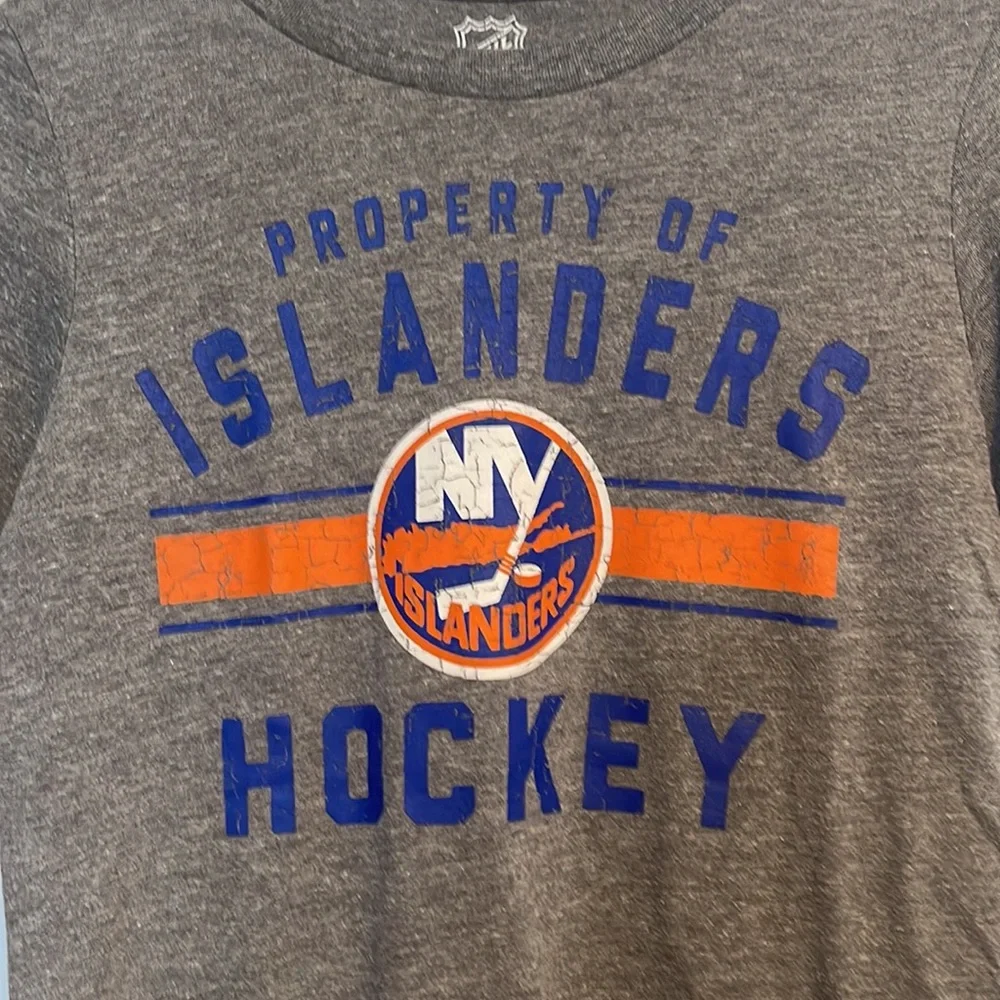 NHL NY Islanders short sleeve shirt size kids medium 10-12